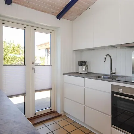 Dom wakacyjny Jerrik - 900m From The Sea By Interhome *